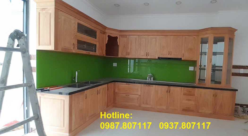 Tủ bếp gõ đỏ, Anh Bắc, khách hàng Quận 12