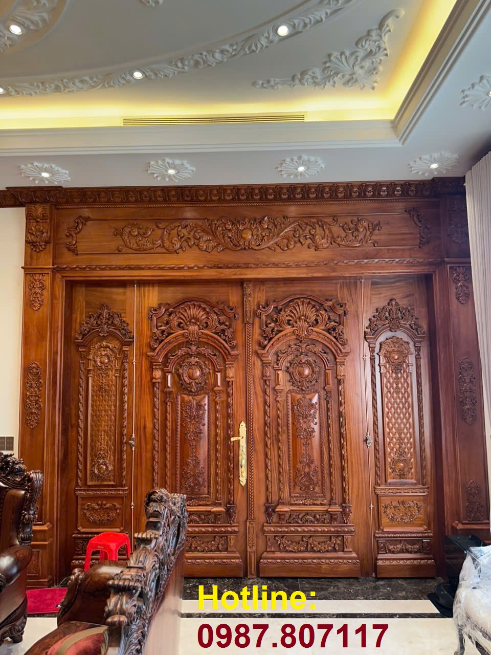 Cửa đi gỗ PHP17